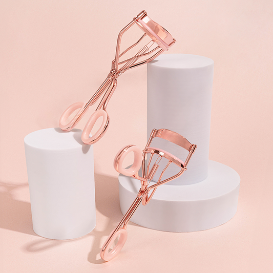 ENCHINADOR DE PESTAÑAS GOLD ROSE – MANGO DE ARO AMOR US